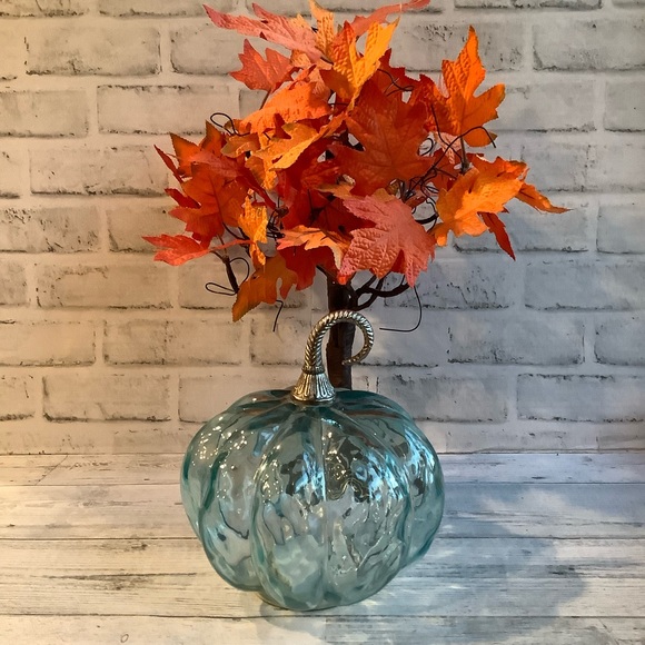 Glass LED Light Up Pumpkin - Picture 2 of 7